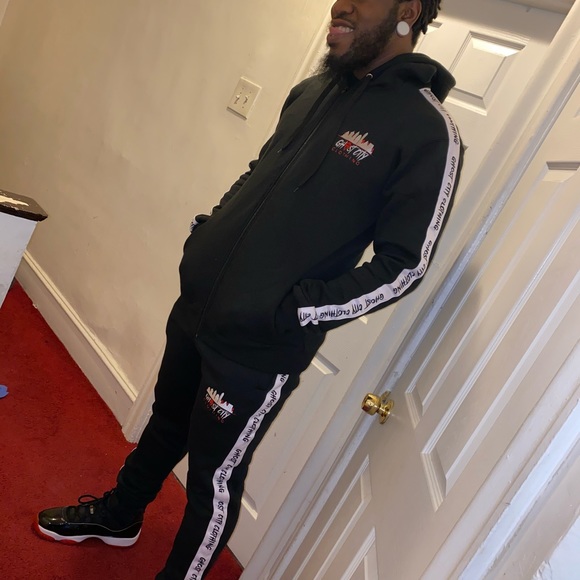 Meet your Posher, Dorian - Picture 3 of 7